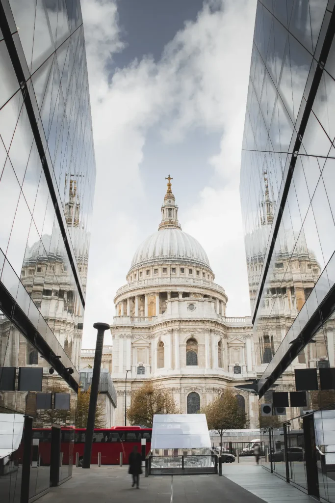 st paul s cathedral in london 2026 01 07 23 35 40 utc.webp